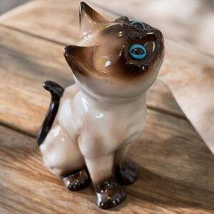 Enesco Siamese cat figurine, ceramic with glass eyes, mid-century, no flaws
